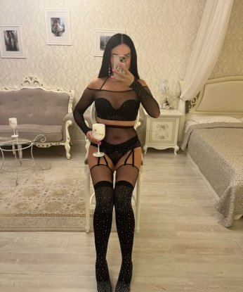 🌟💫 Мои услуги разнообразны - от классического секса и оральных ласк до эротического массажа и ролевых игр. У тебя есть некоторые фантазии? Расскажи мне, и я помогу их воплотить! 💦🔥
У меня имеются отличные отзывы от моих довольных клиентов. Они говорят, что я умею создавать непринужденную и расслабляющую атмосферу. Как говорят - со мной время пролетает незаметно, и ты получаешь настоящее удовольствие! 💖✨
Если ты хочешь увидеть фото, можешь пролистать мою анкету ниже. Там ты найдешь несколько интригующих снимков, которые точно пробудят в тебе желание познакомиться со мной поближе. 😉📸
Так что не откладывай - сделай шаг к своей незабываемой встрече со мной прямо сейчас! Я жду тебя в Москве, чтобы сделать твои фантазии реальностью. 💫🌟💋 Олеся